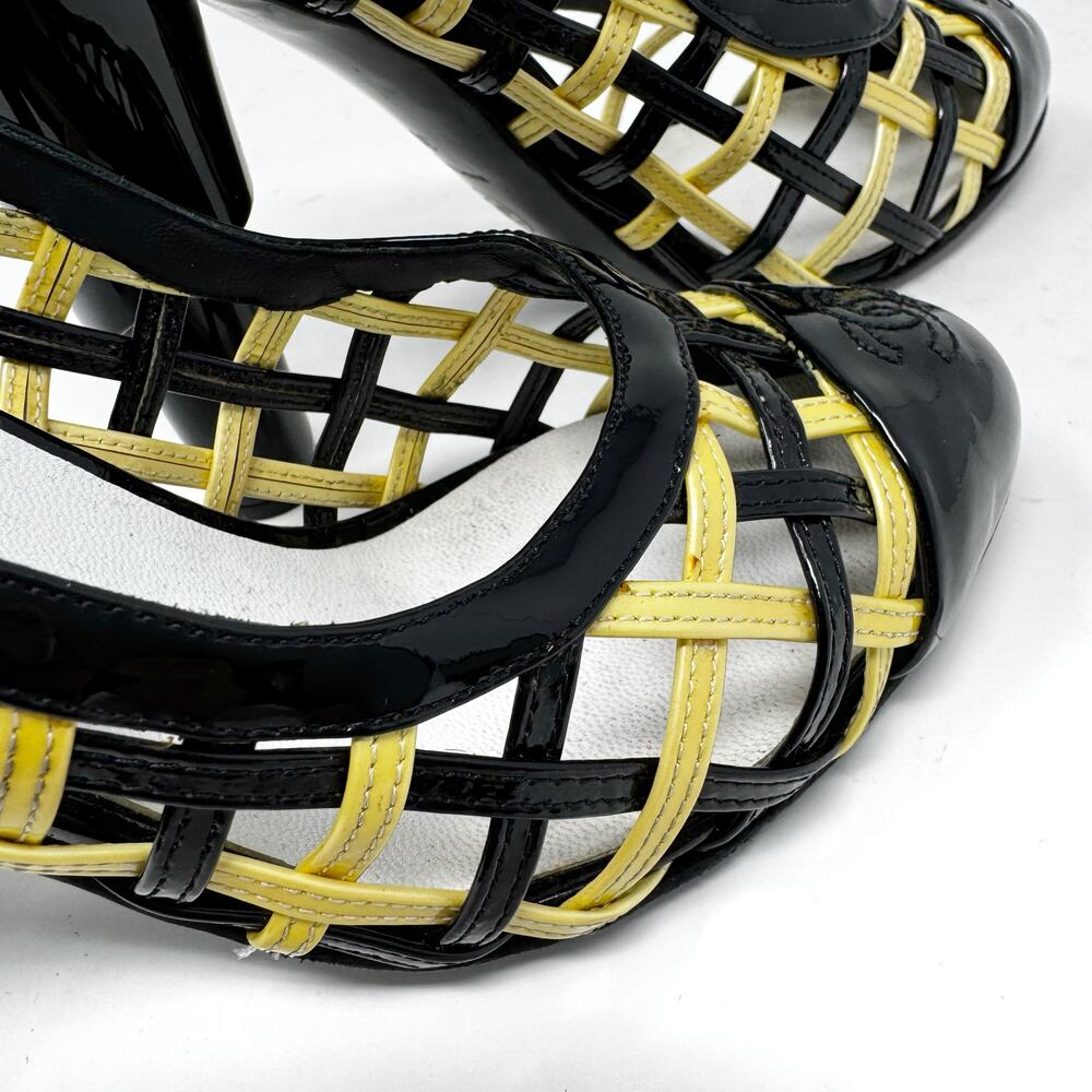 Chanel Black Patent Lattice Heels Yellow Trim CC Logo Pumps EU 39 - Picture 9 of 11